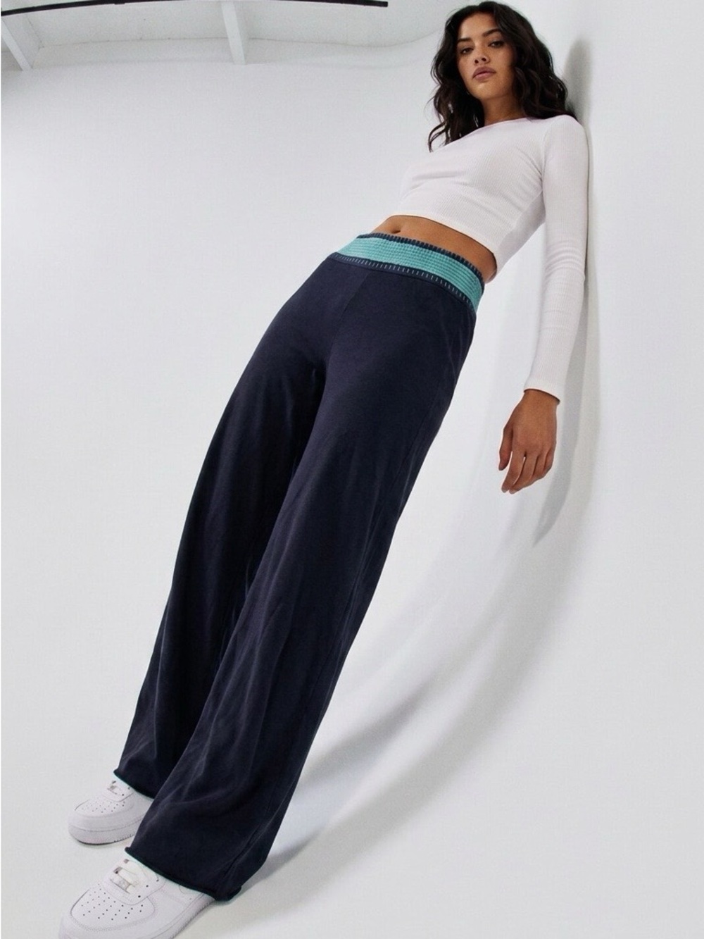 Relaxed Wide-Leg Blue Leisure Pants with Green-Trim Waistband